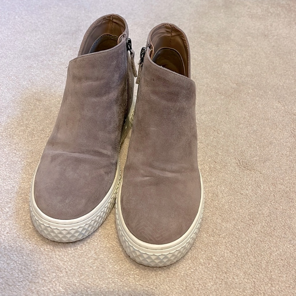 Aerosols sneakers sz 7